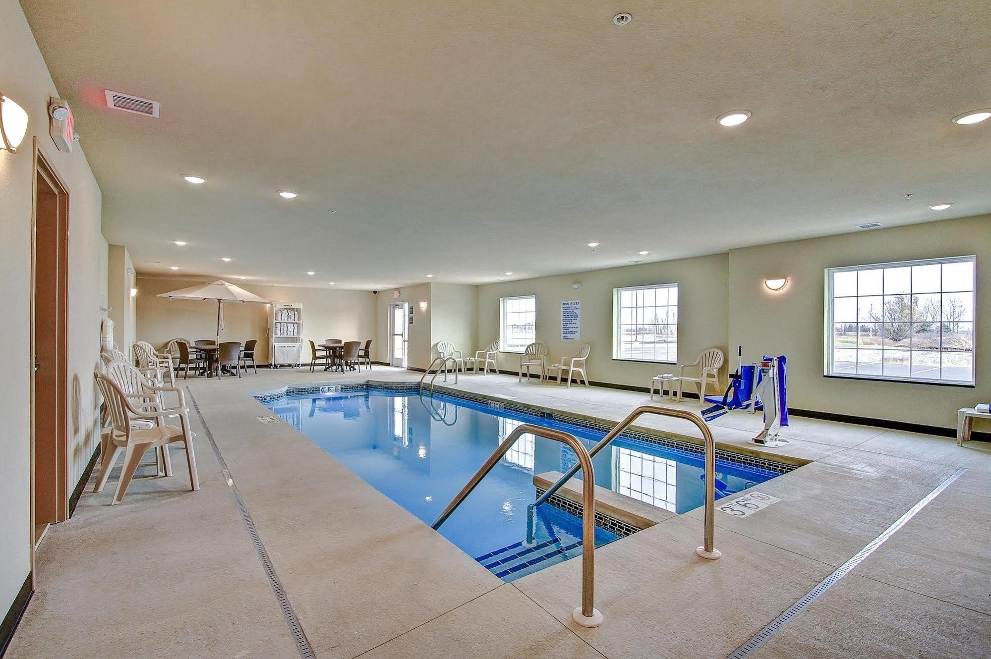 Cobblestone Hotel & Suites Pulaski/Green Bay Kültér fotó